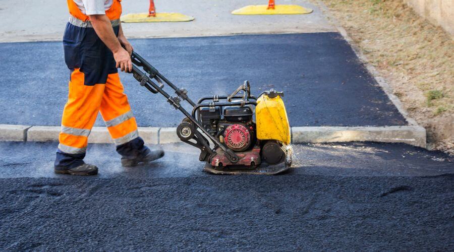 Professional gutter cleaning in Zanesville, OH